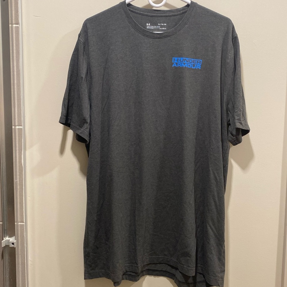 Under Armour T-shirt